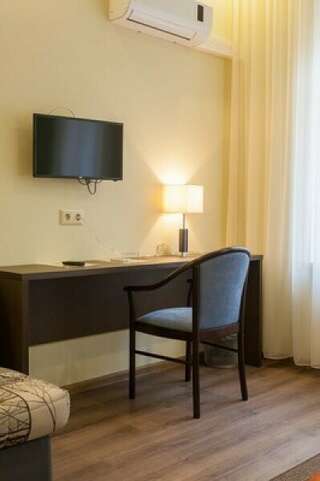 Мини-отель Классики Санкт-Петербург Стандартный трехместный номер-3