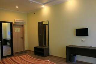 Мини-отель Классики Санкт-Петербург Стандартный трехместный номер-9